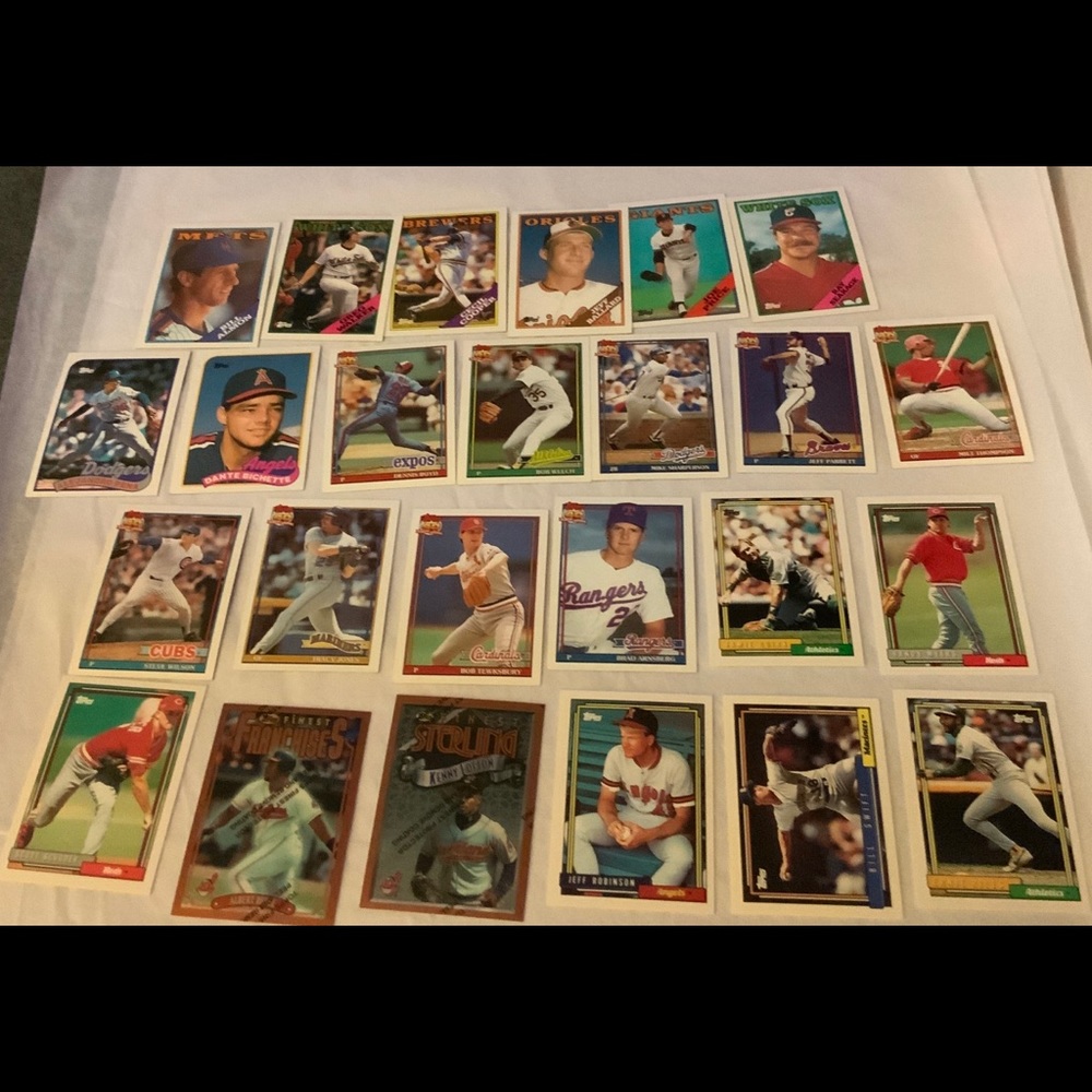 Bundle of Baseball Cards Lot 245